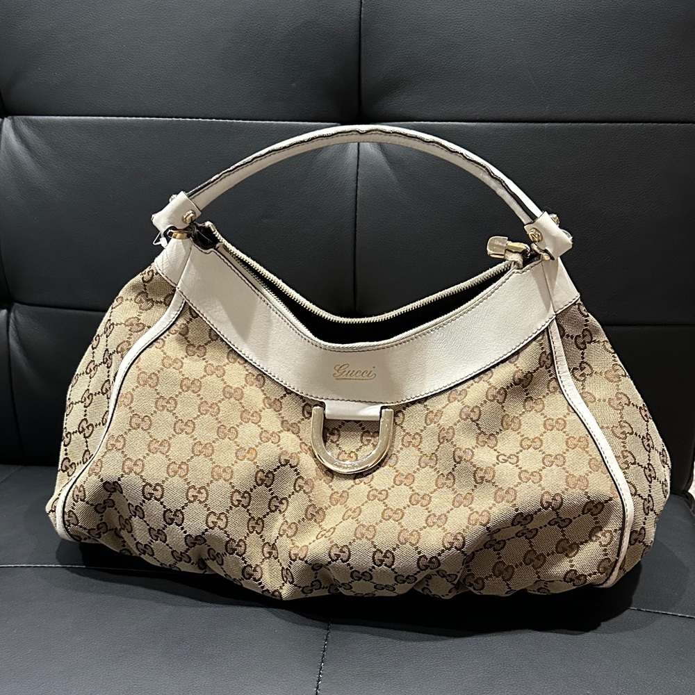 Gucci Beige and Cream Shoulder Bag